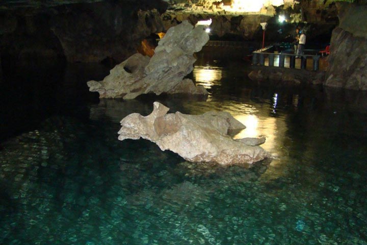 تمثال های طبیعی غار علیصدر
